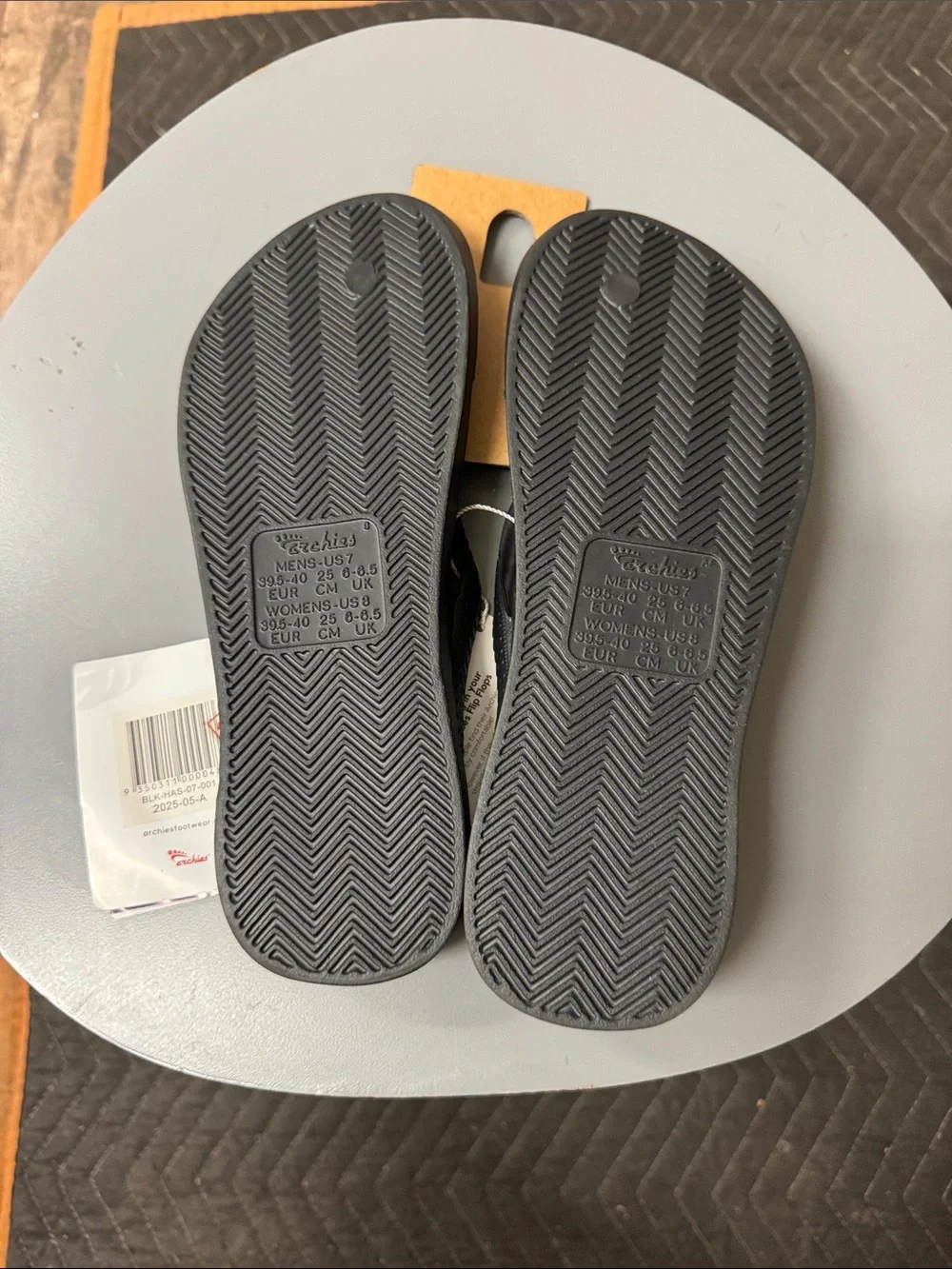women’s Archie flip flops